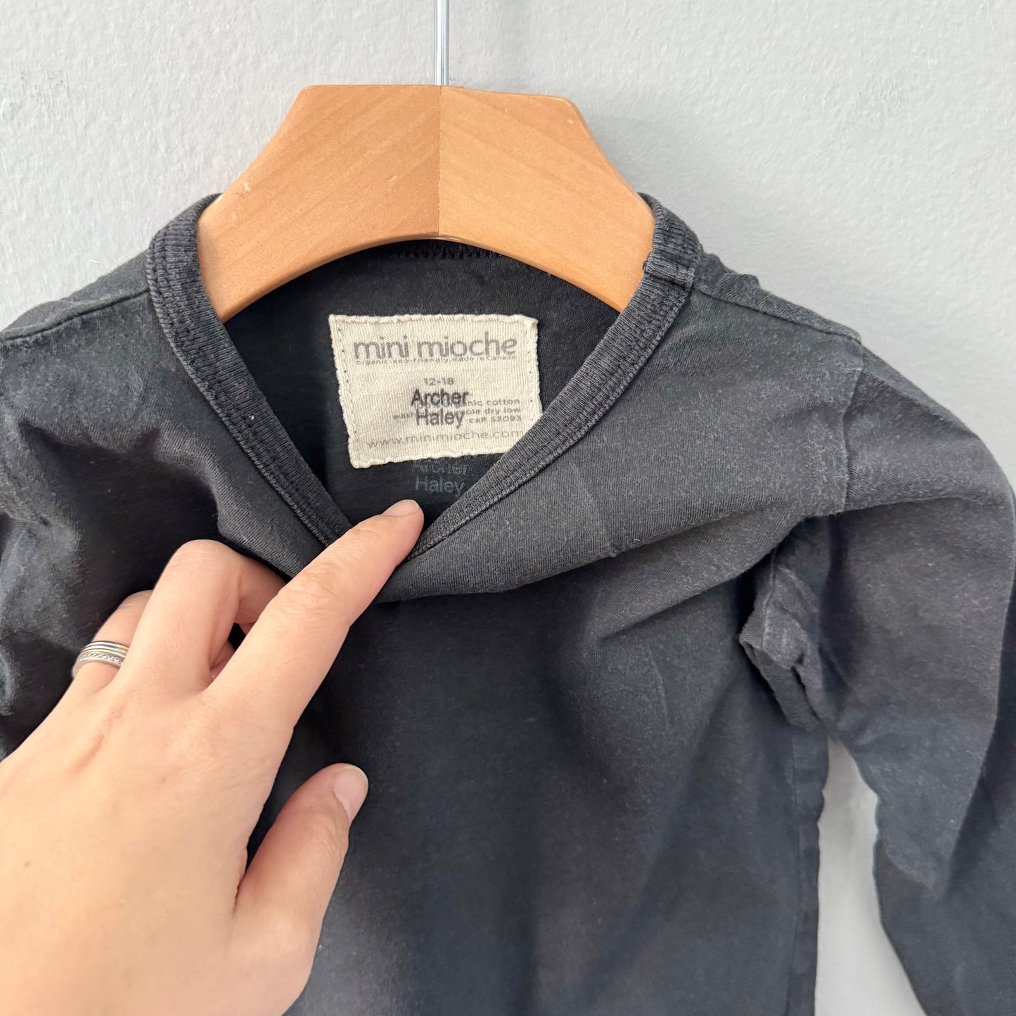 Mini Mioche / Black long sleeve top / 12-18M