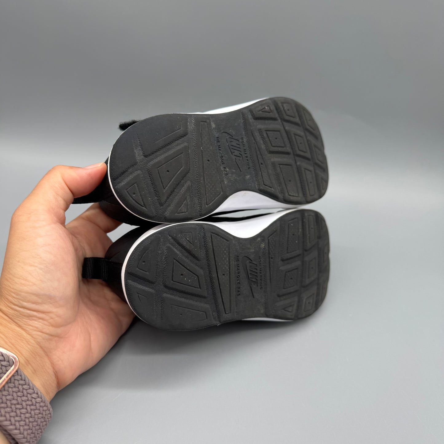 Nike / Running Shoes / US9