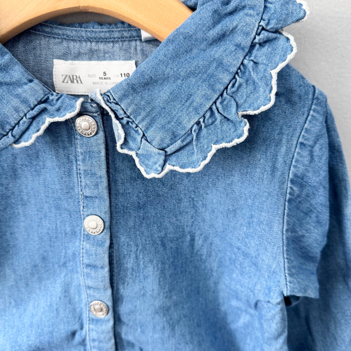 Zara / Chemise en chambray à col volanté / 5A