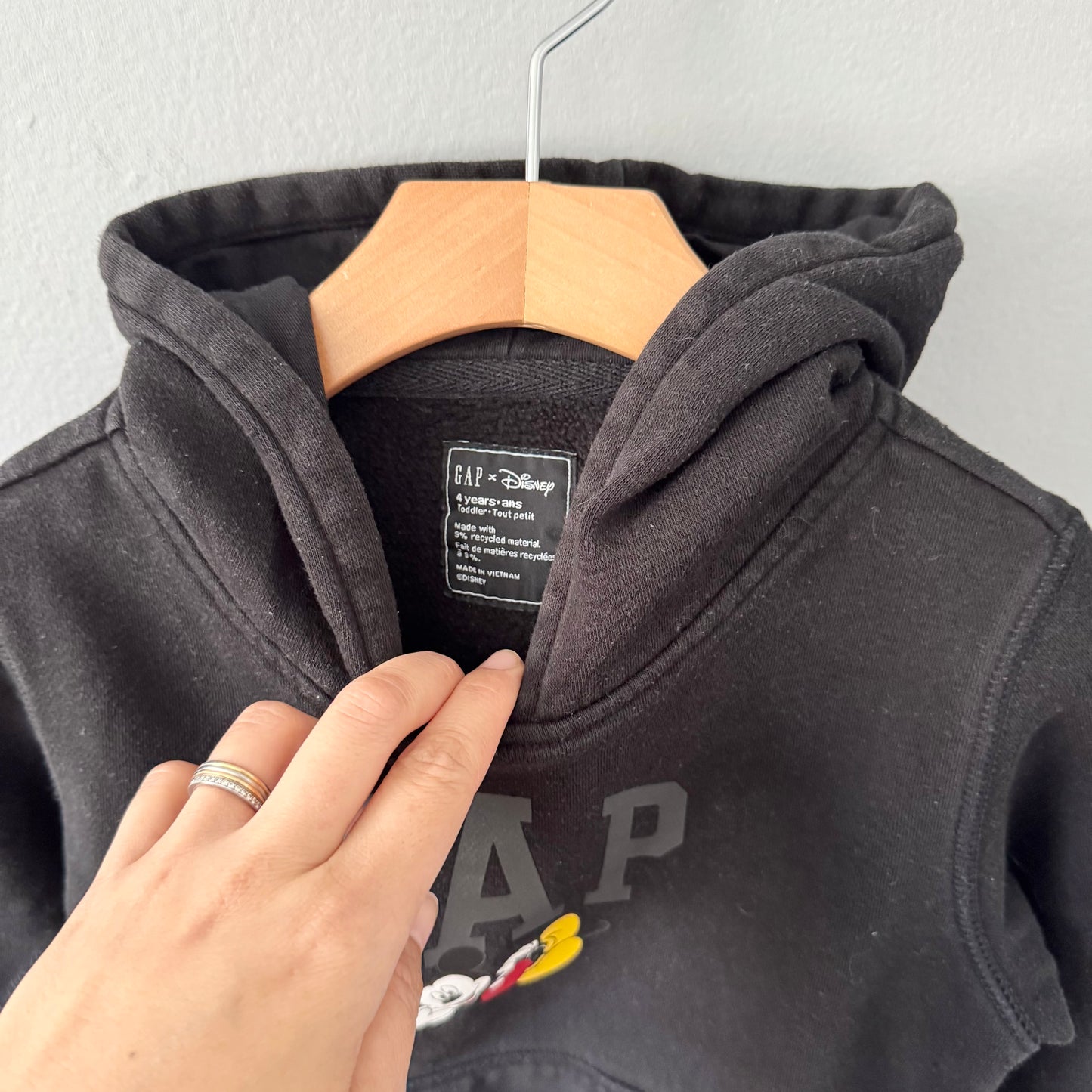 Gap / Black Mickey hoodie / 4Y