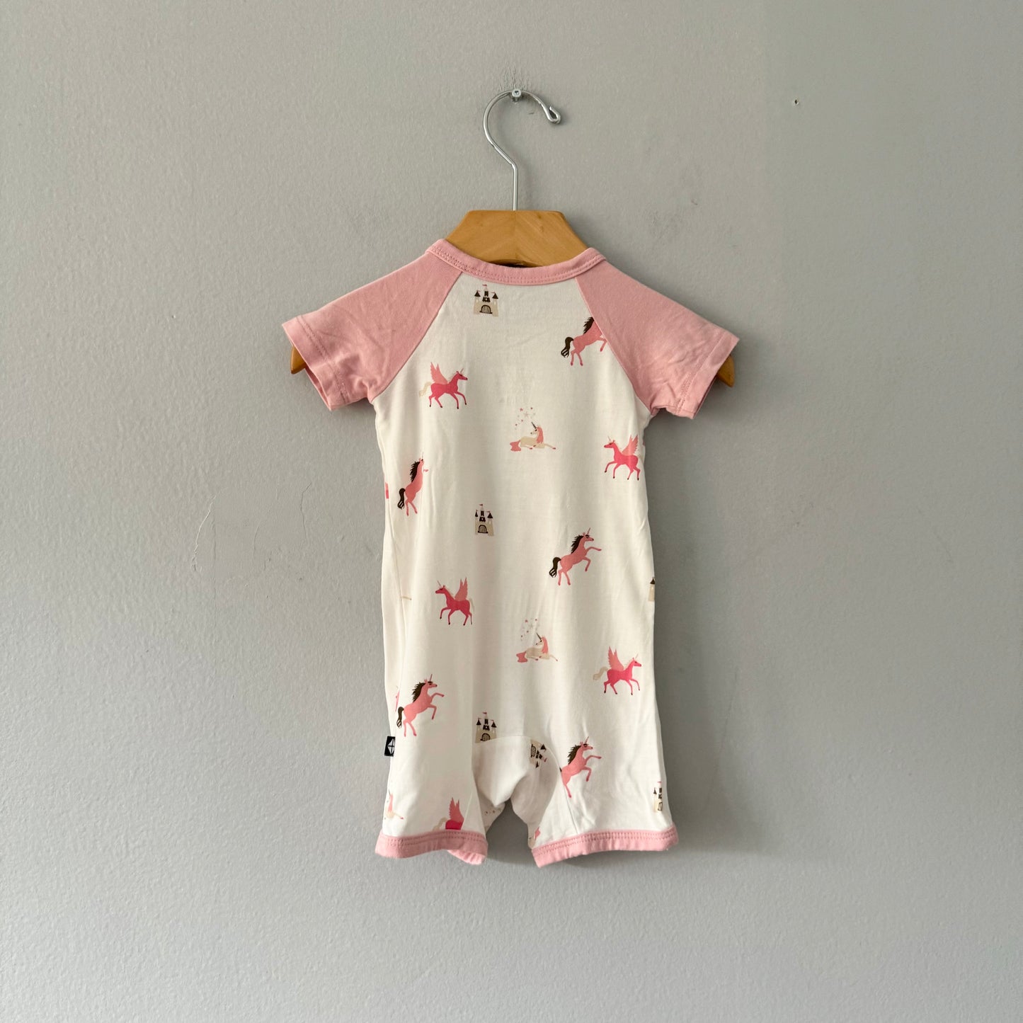 Kyte / Pink unicorn short sleeve romper / 6-12M
