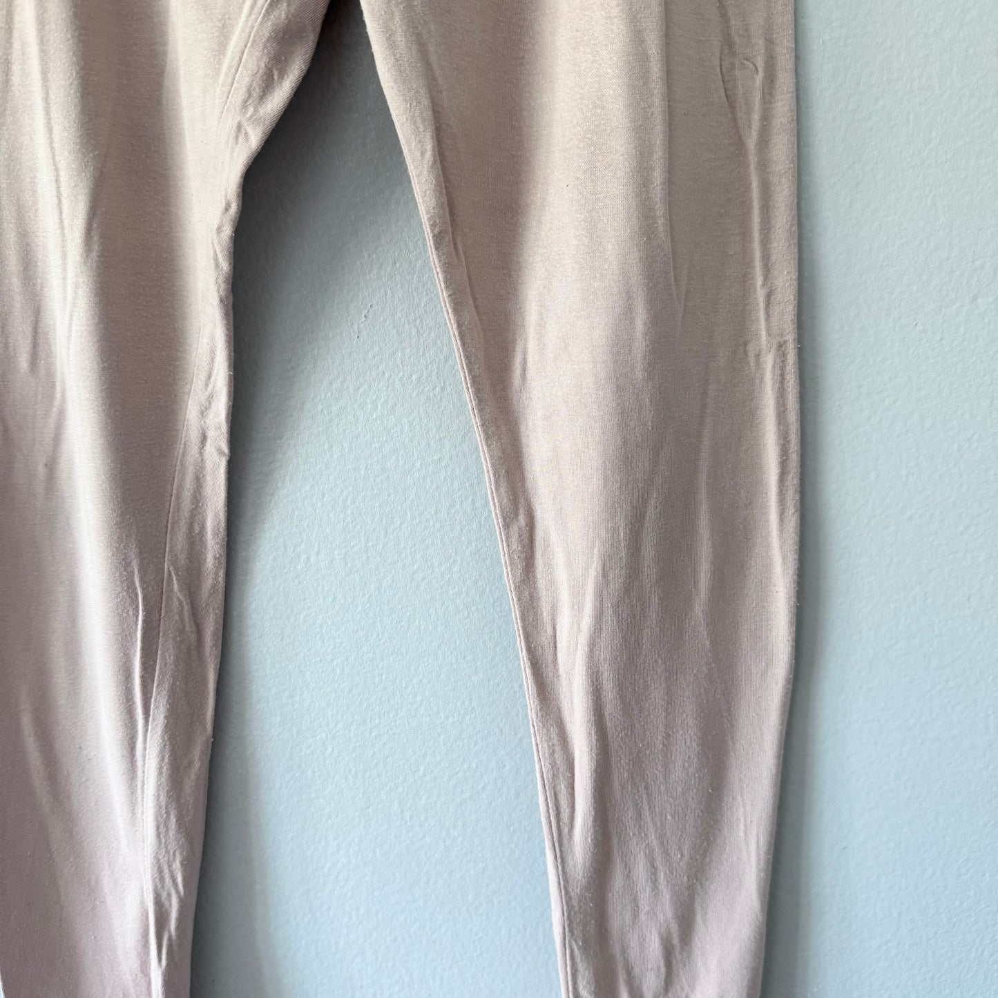 Kyte / Beige bamboo leggings / 8Y