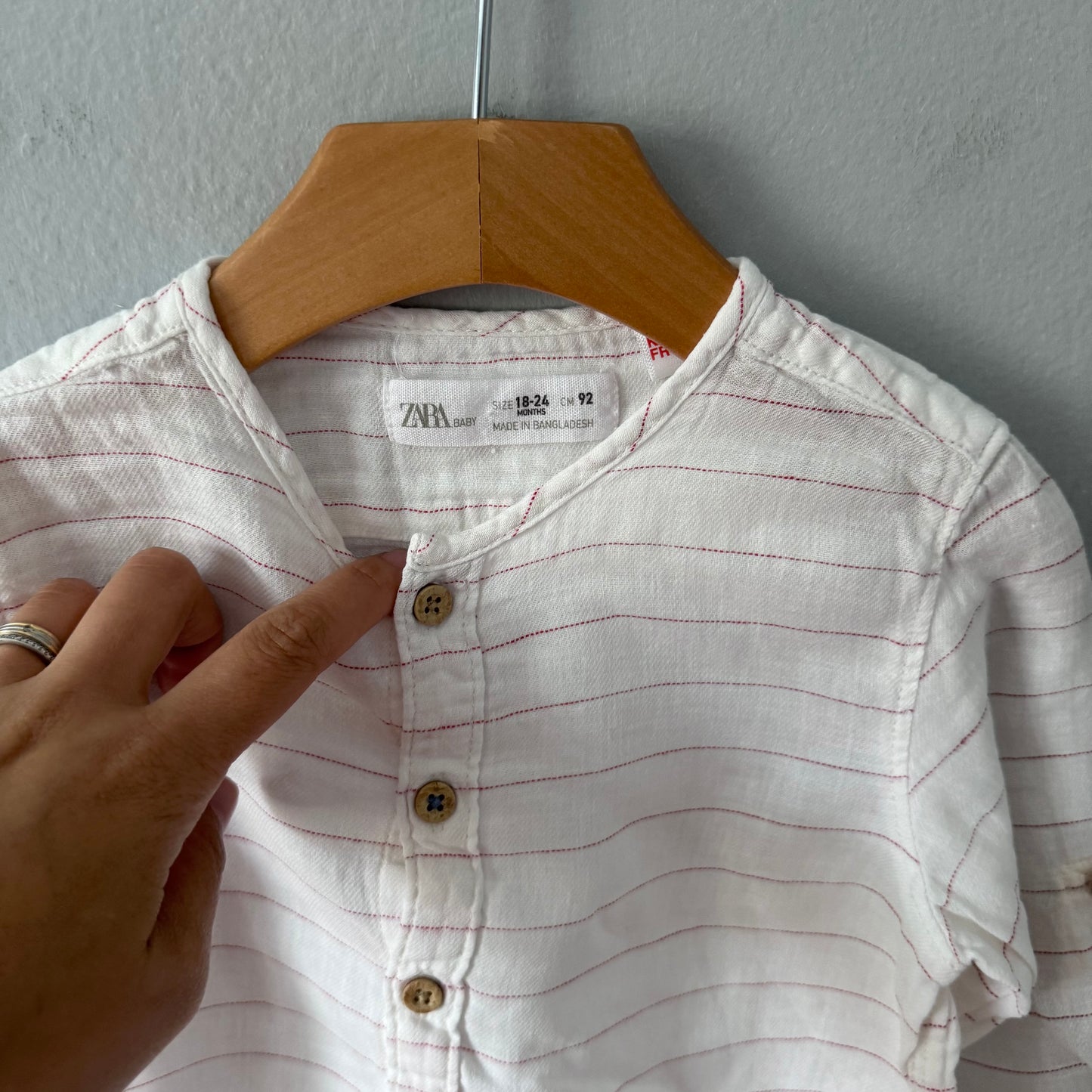 Zara / White x red stripe shirt / 18-24M
