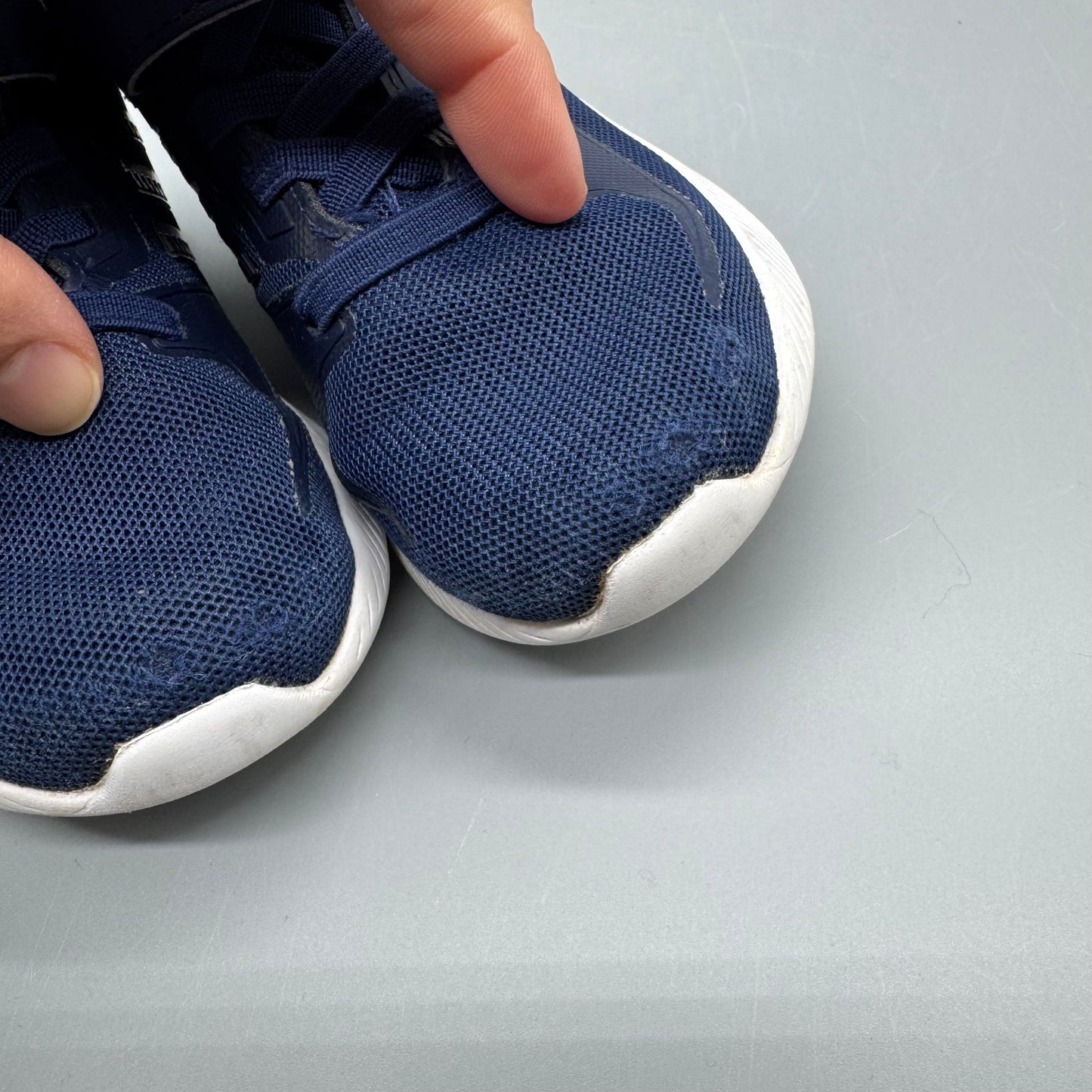 Adidas / Running Shoes / US8