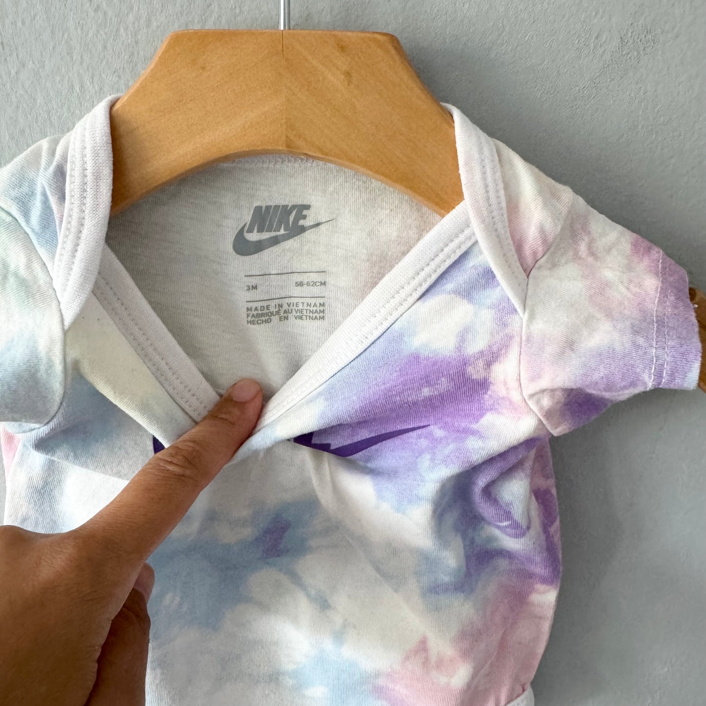 Nike / White tie dye onesie / 3M