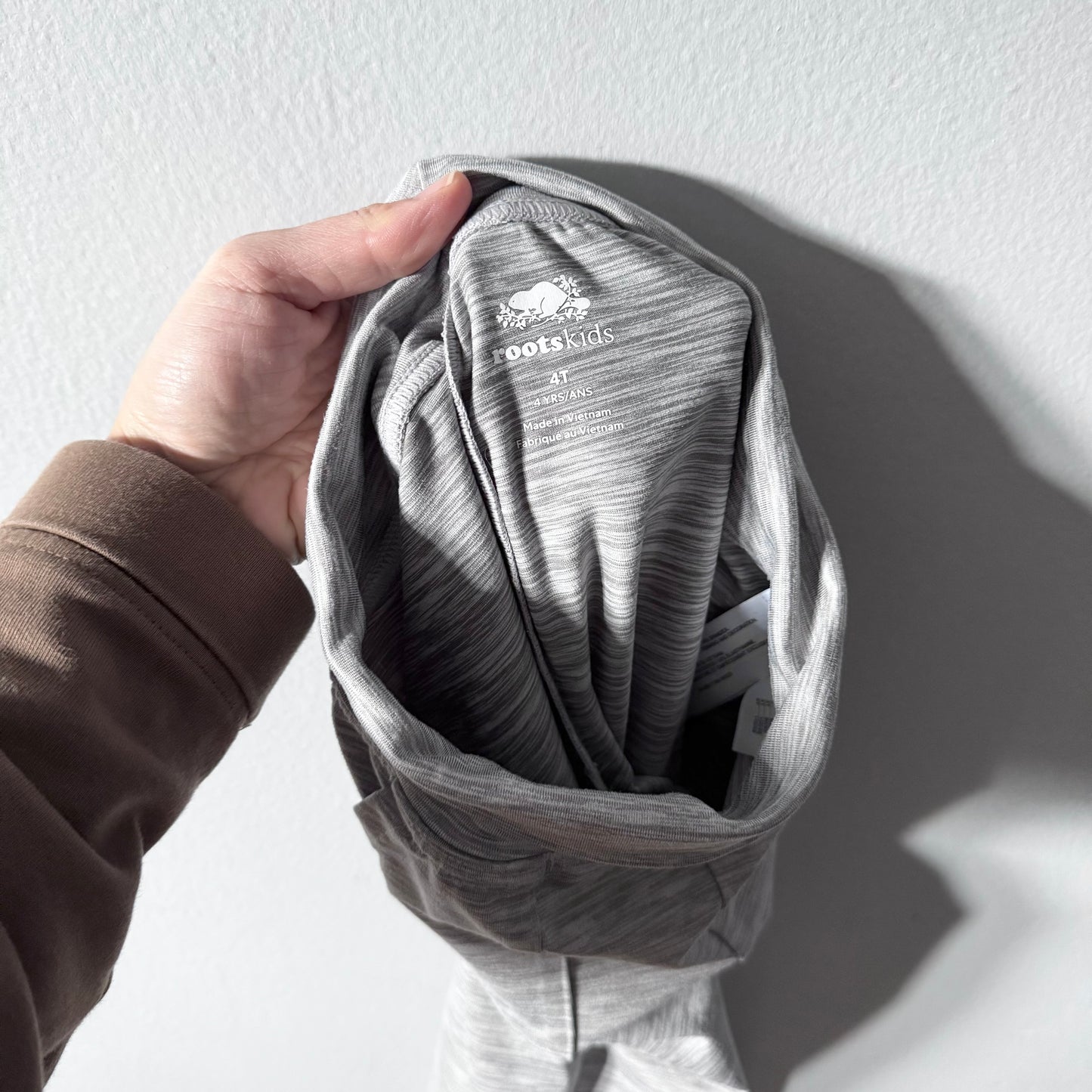 Roots / Light grey active pants / 4T