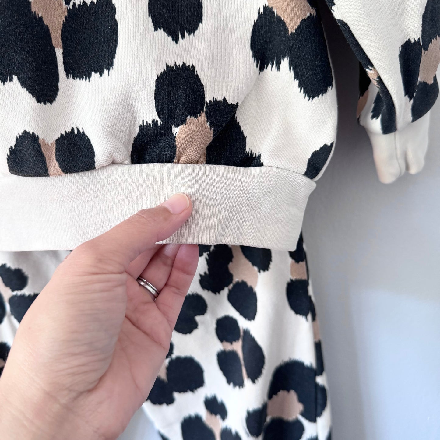 Gap / White leopard crew set / 4Y