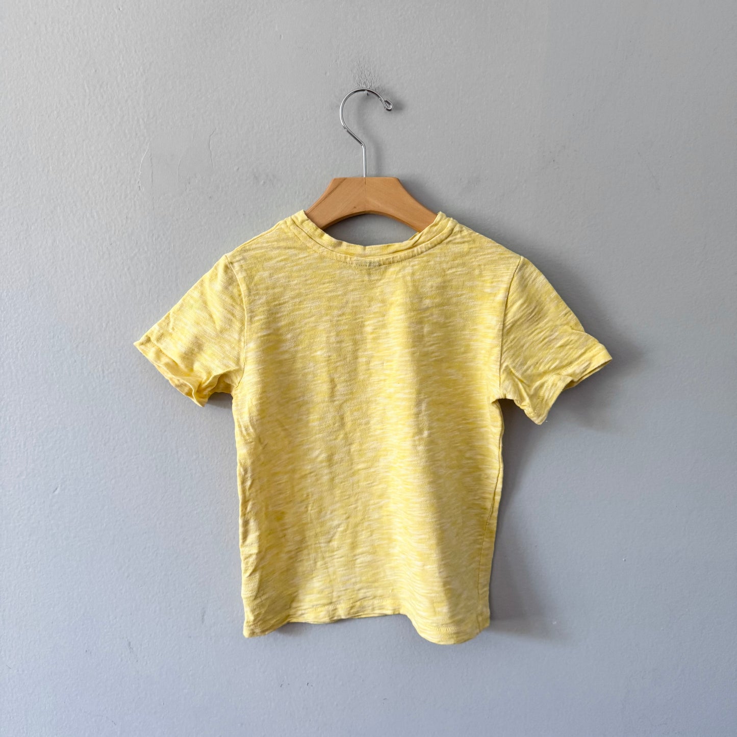Gap / Yellow V neck T-shirt / 5Y