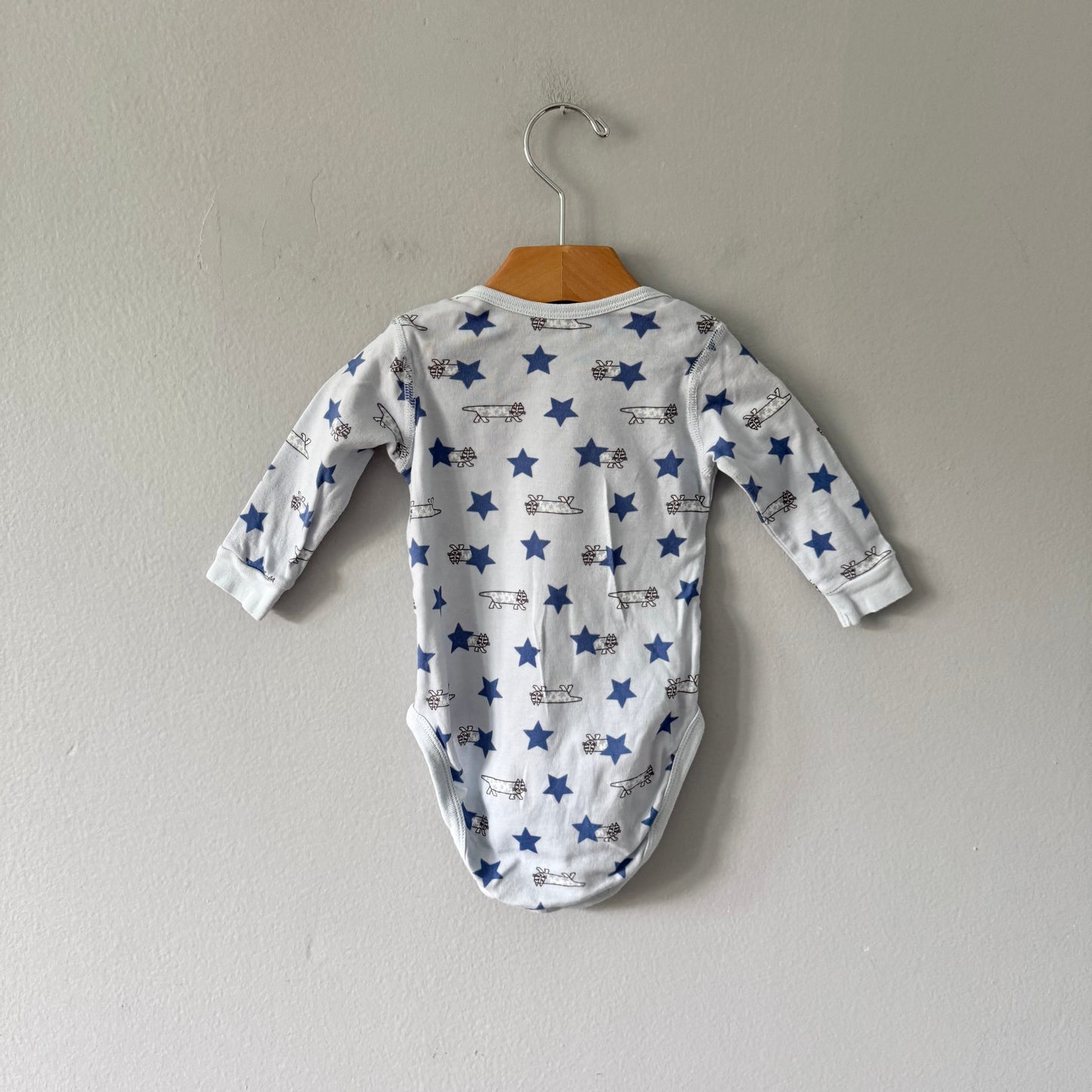 Uniqlo / Light blue Lisa Larson onesie / 6-12M
