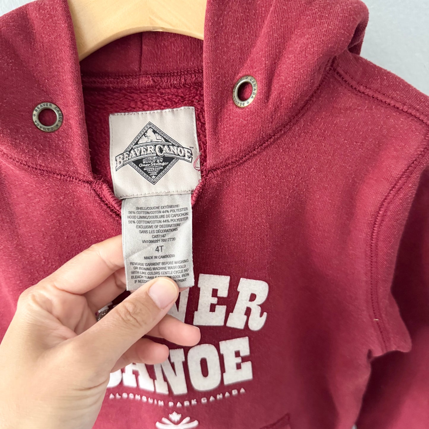Beaver Canoe / Red Canada hoodie / 4T