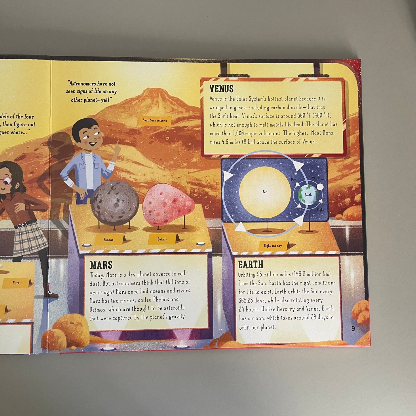 Lonely Planet Kids - Space Museum (Make Your Own Pop-Up)