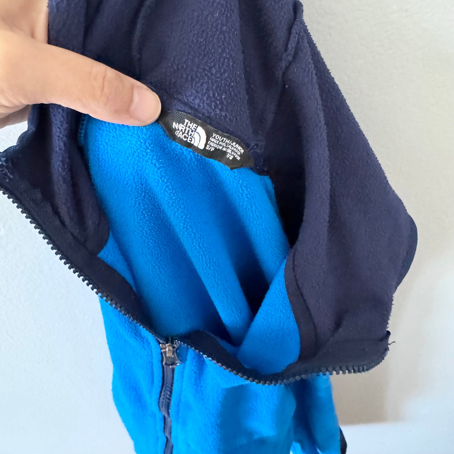 The North Face / Blue thin fleece zip up jacket / 7-8Y