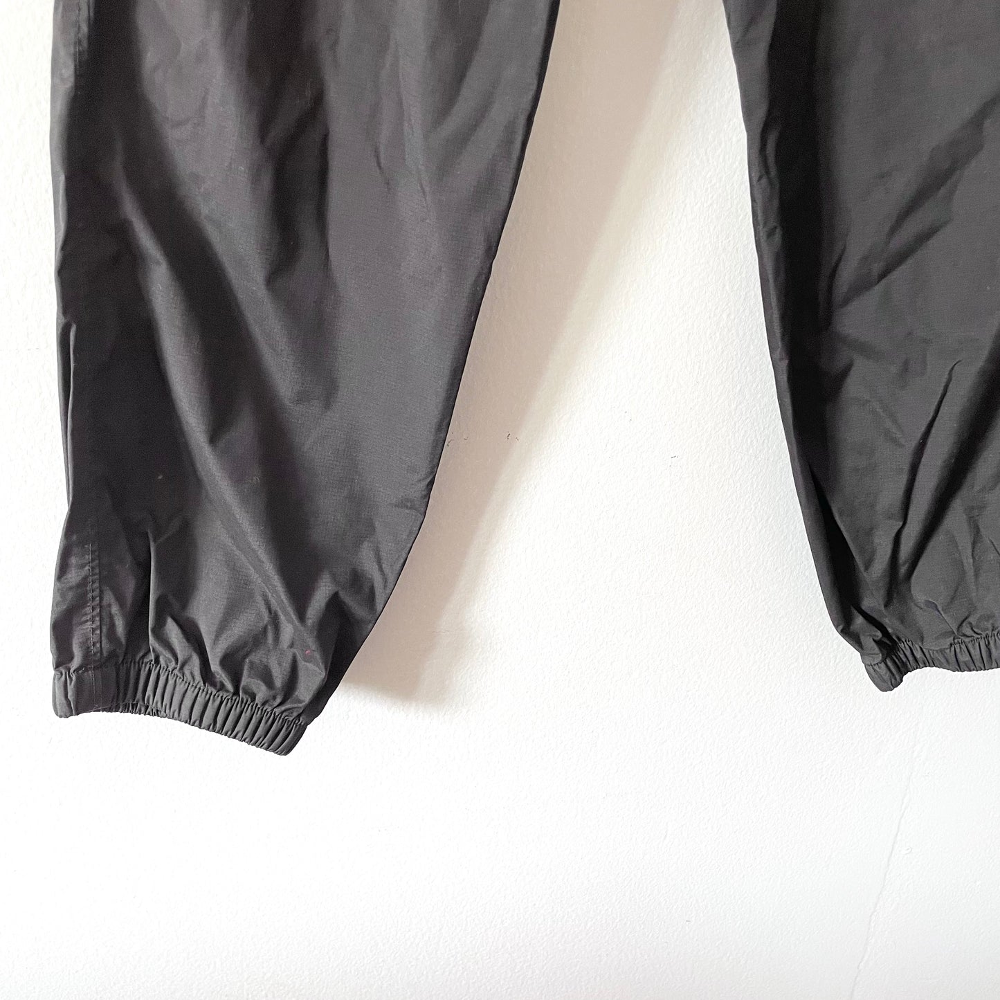 MEC / Black rain pants / 12Y