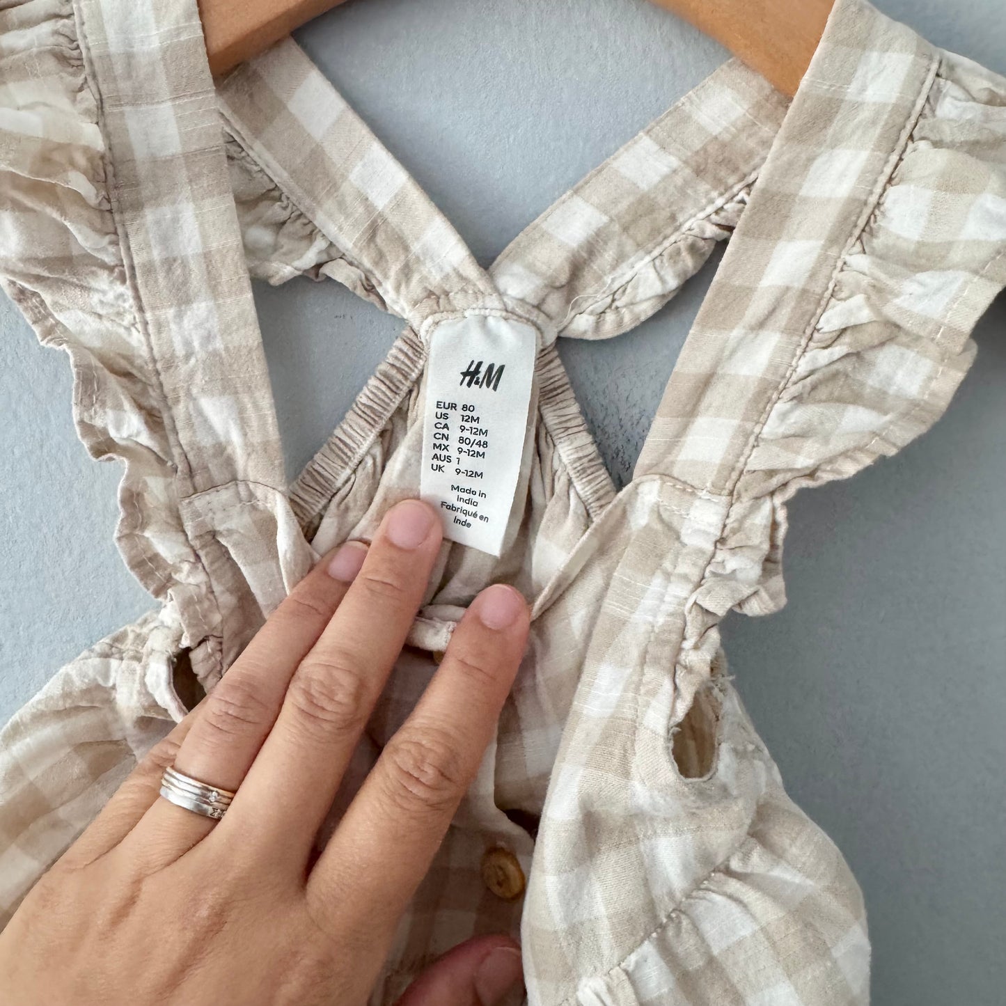 H&M / White beige gingham dress / 9-12M(Fits 12-18M)