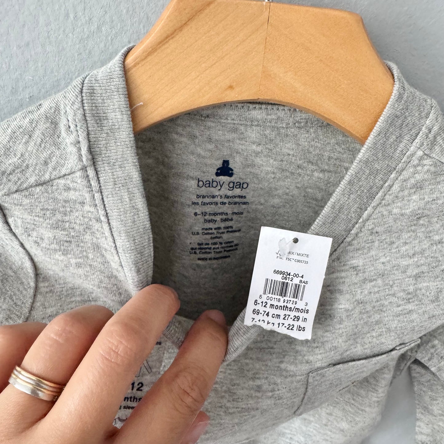 Gap / Light grey long sleeve top / 6-12M - New with tag