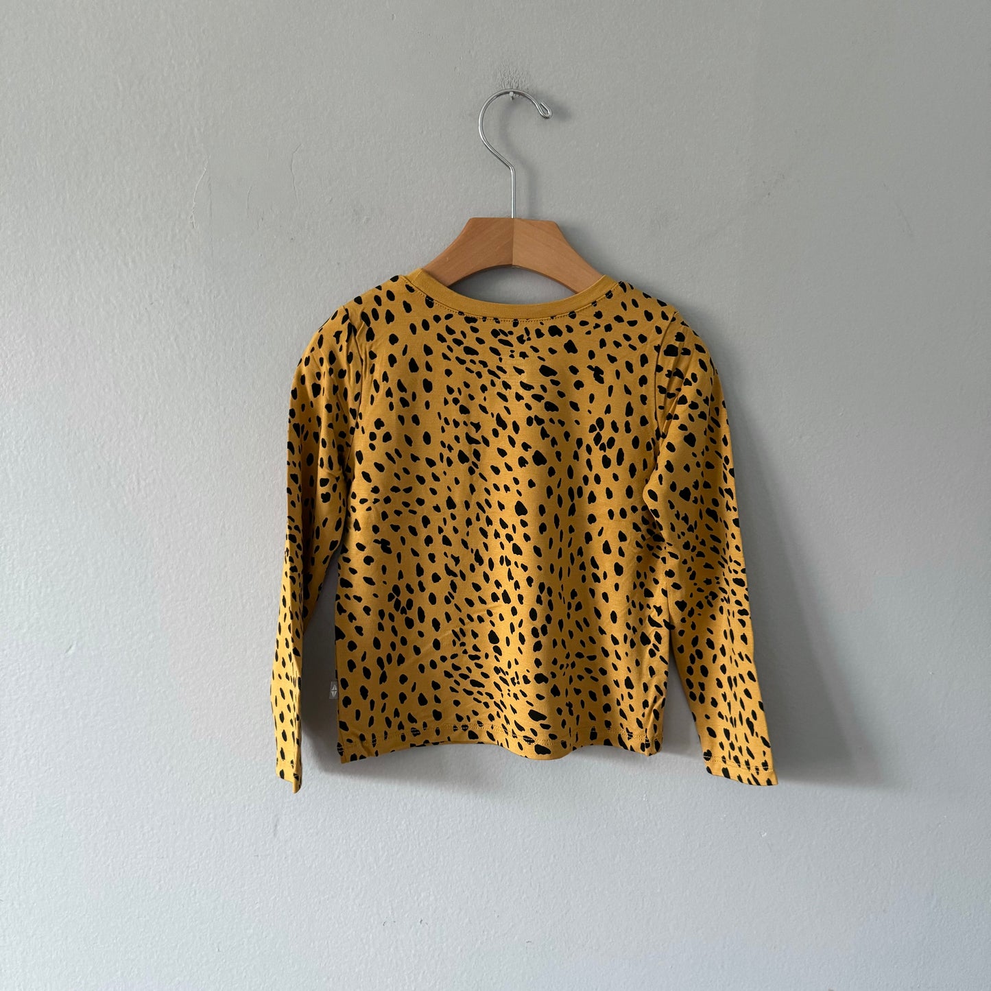 Kyte Baby / Long sleeve crew neck tee - Marigold Cheetah / 3T