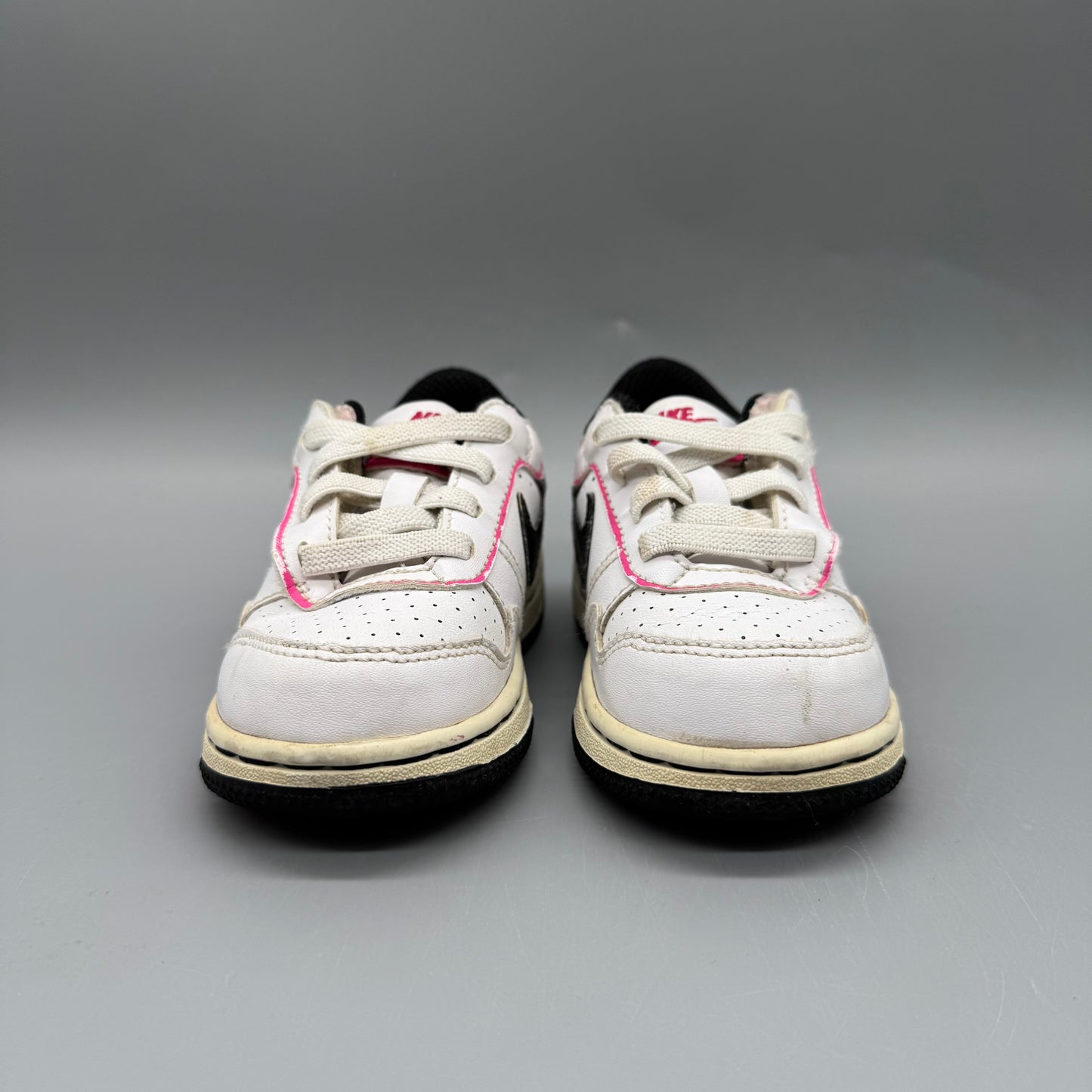 Nike / Running Shoes / US5