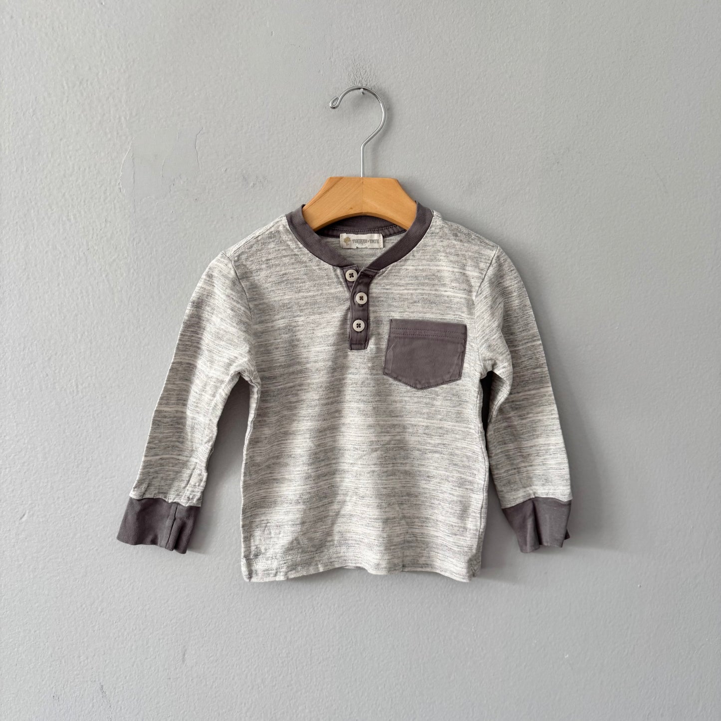 Tucker + Tate / Grey long sleeve top / 12-18M