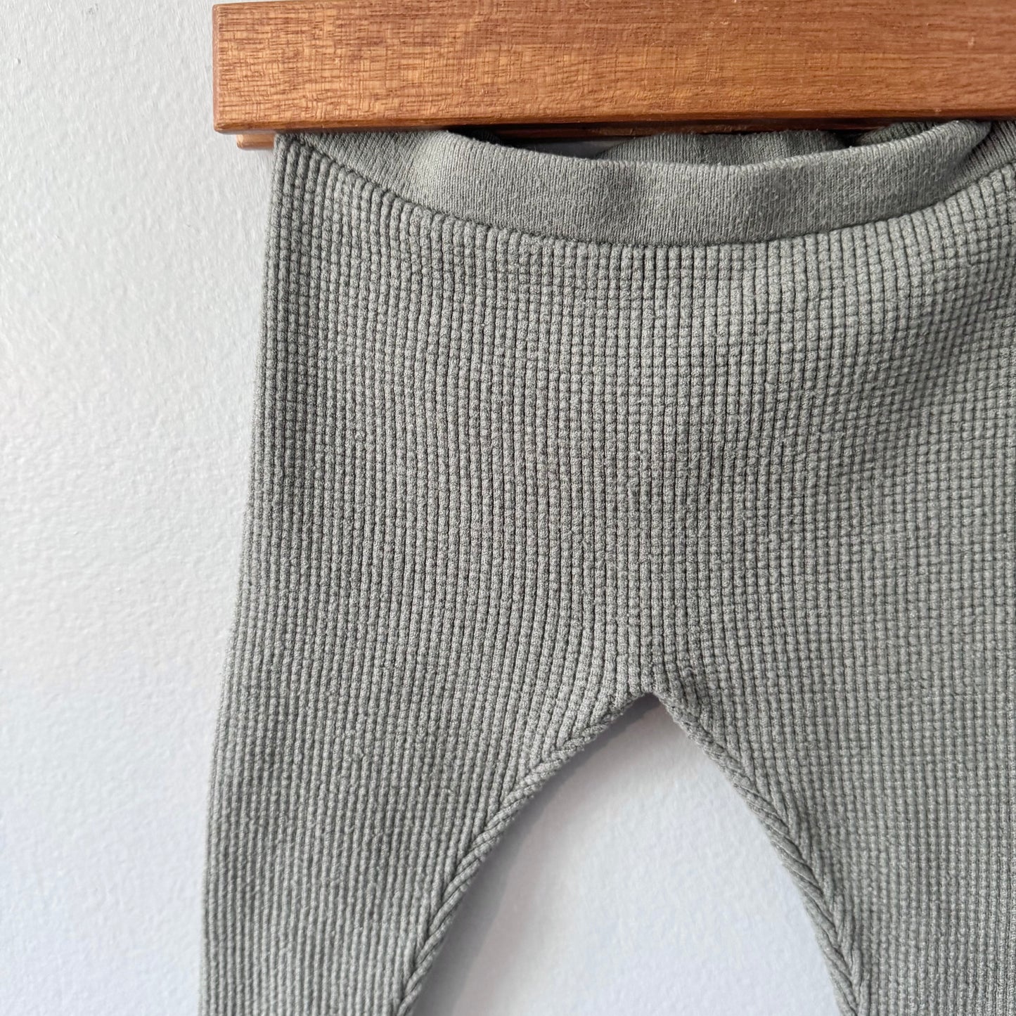 Zara / Khaki knit leggings / 9-12M