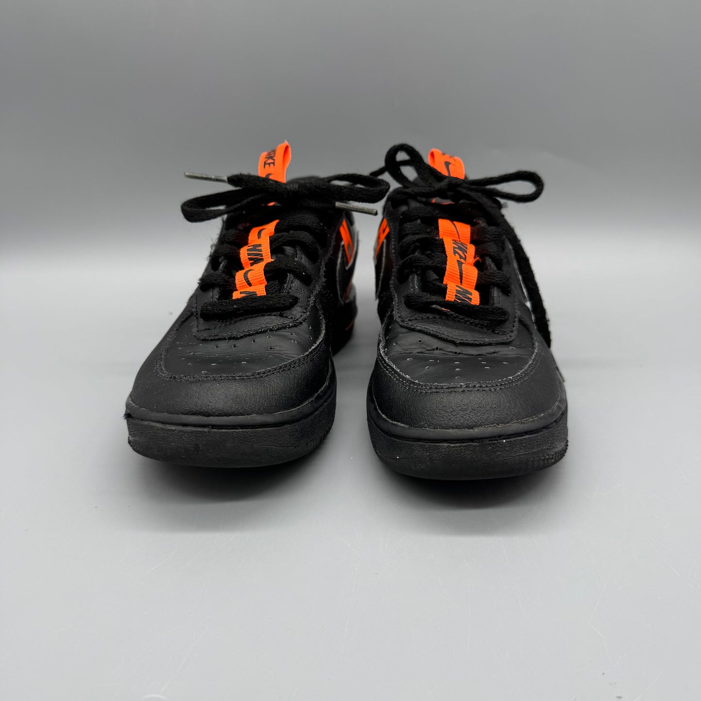 Nike / Running Shoes / J1