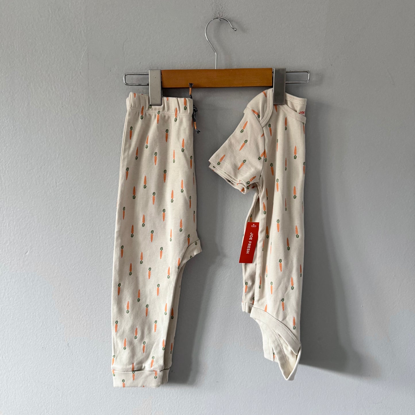 Joe Fresh / Grenouillère et pantalon Carotte / 18-24M - Neuf avec étiquette