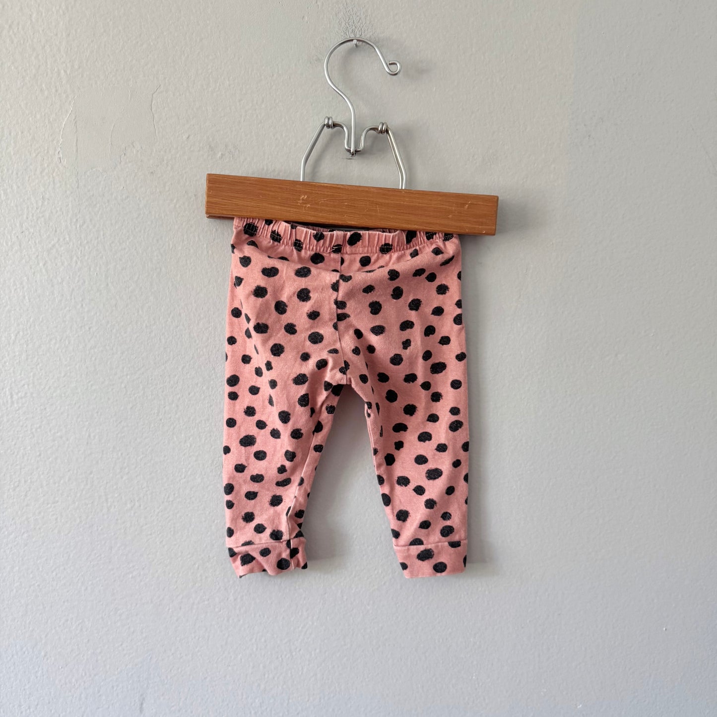 Little & Livey / Orange x black dots leggings / 3-6M
