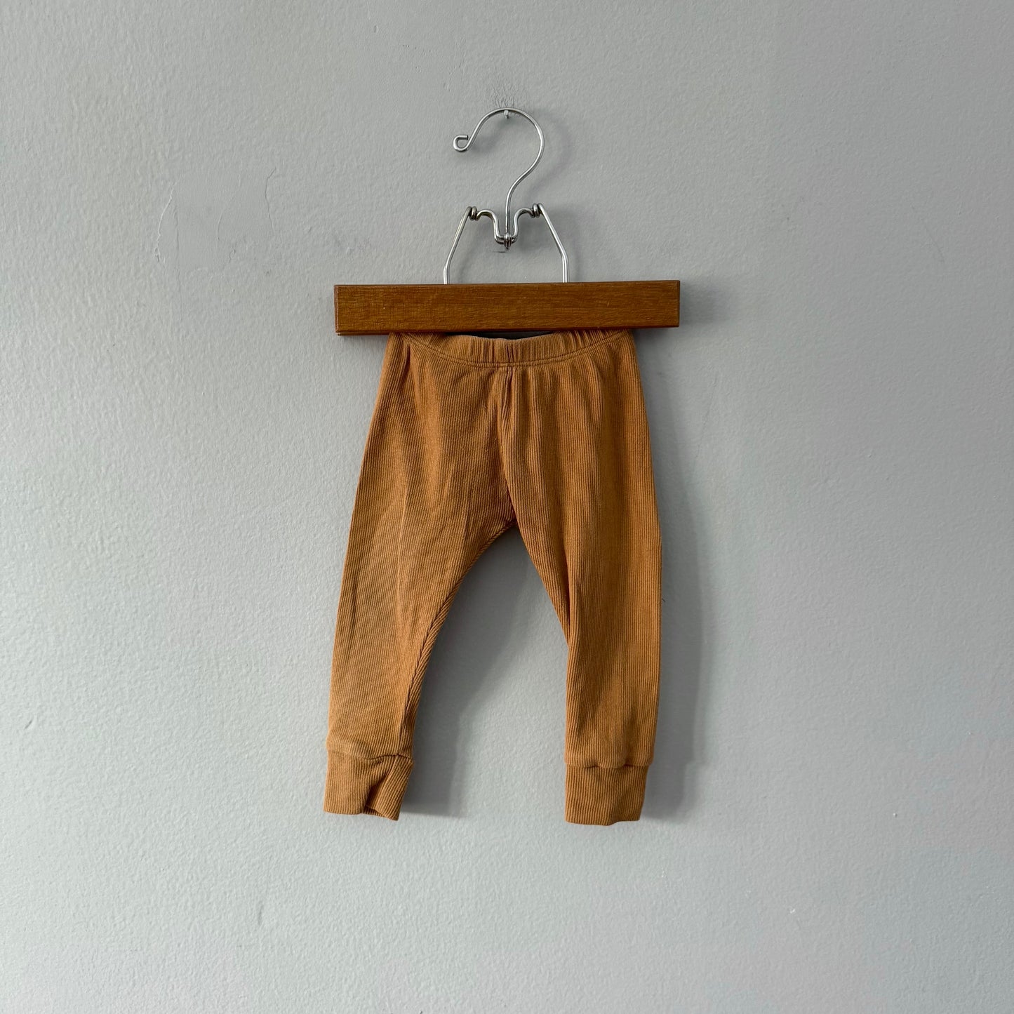 Jax & Lennon / Mustard ribbed leggings / 6-12M