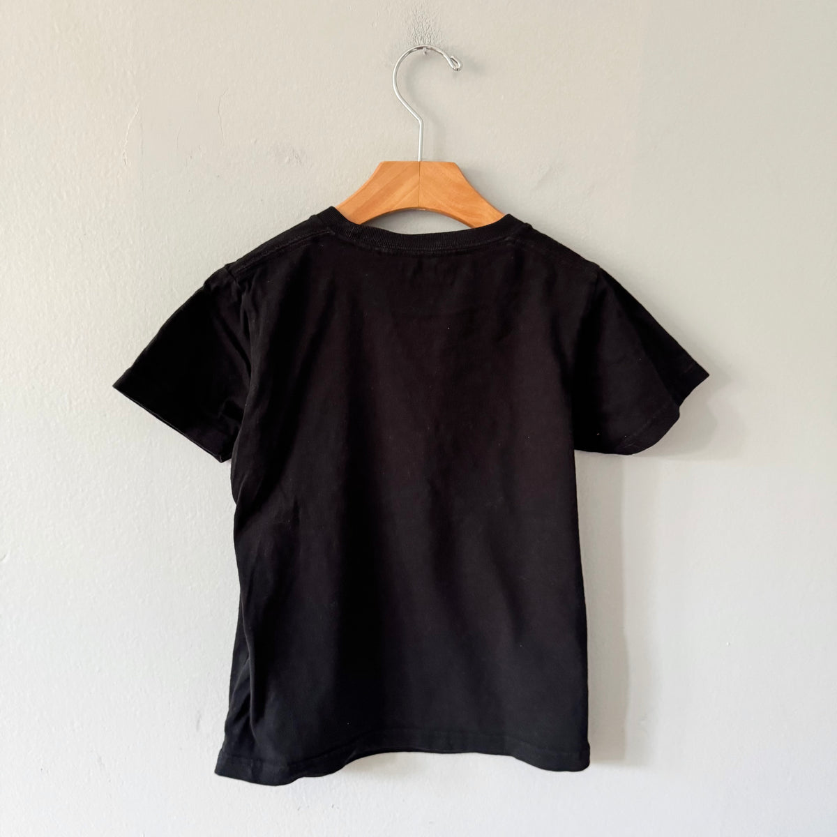 Uniqlo x Minions / Black T-shirt / 6Y
