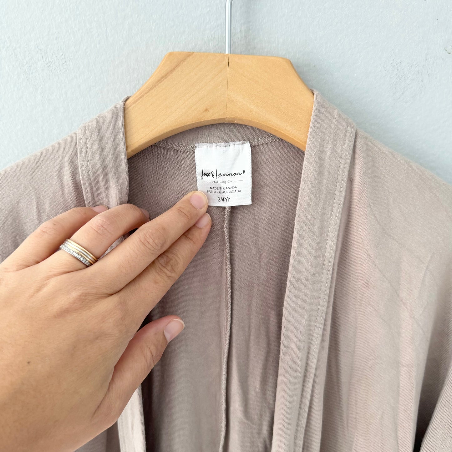 Jax & Lennon / Beige bamboo rayon cardi / 3-4Y