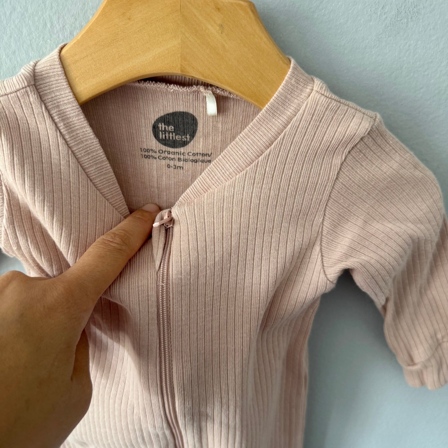 The Littlest / Pink beige ribbed romper / 0-3M