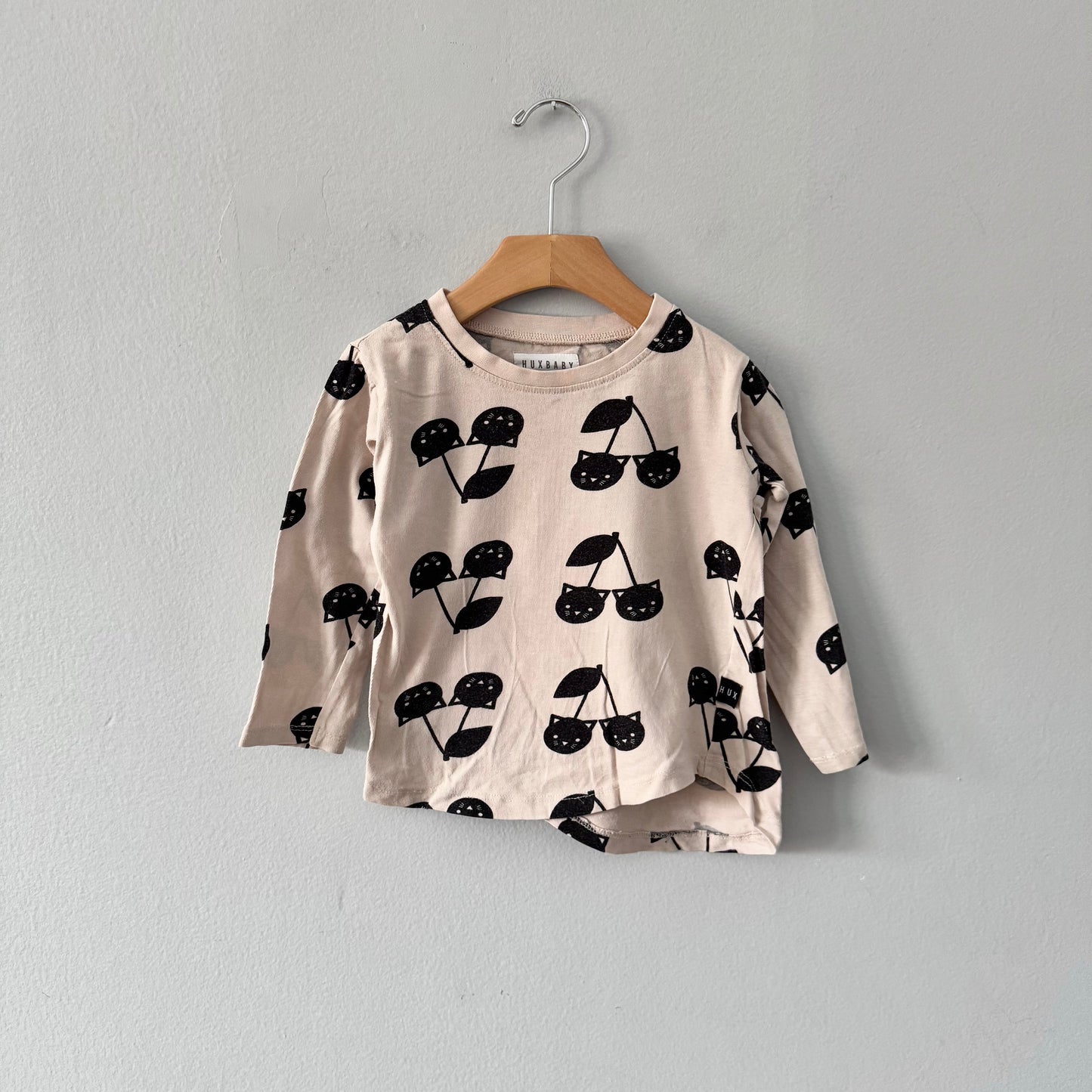 Huxbaby / Beige x cat cherry long sleeve / 3Y