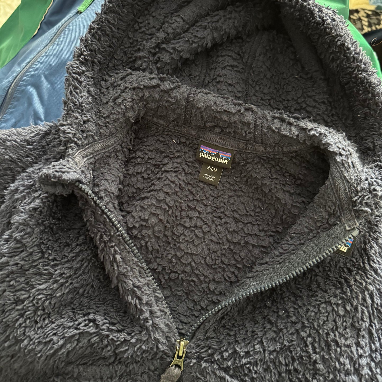 Patagonia / Navy fleece zip up / 3-6M