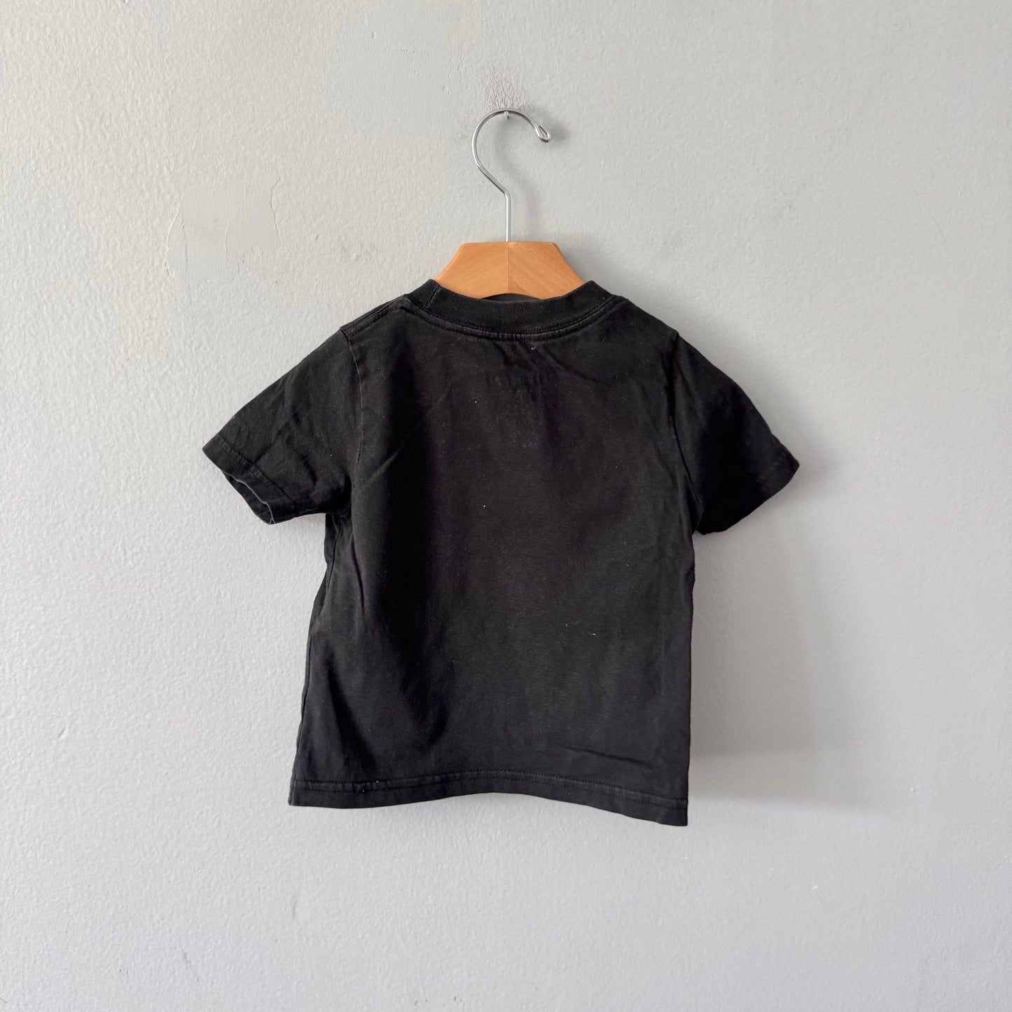 Nike / Black T-shirt / 2T