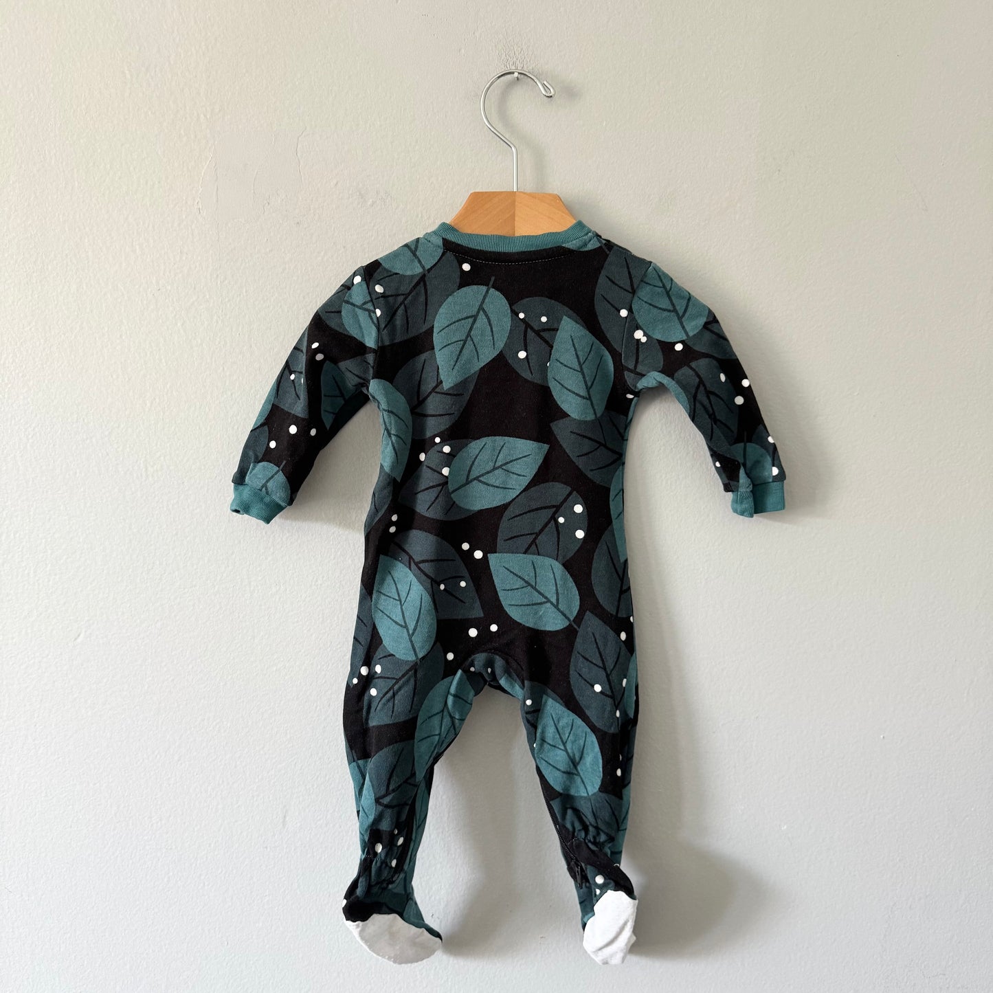 Zippyjamz / Black x leafs romper / 3-6M
