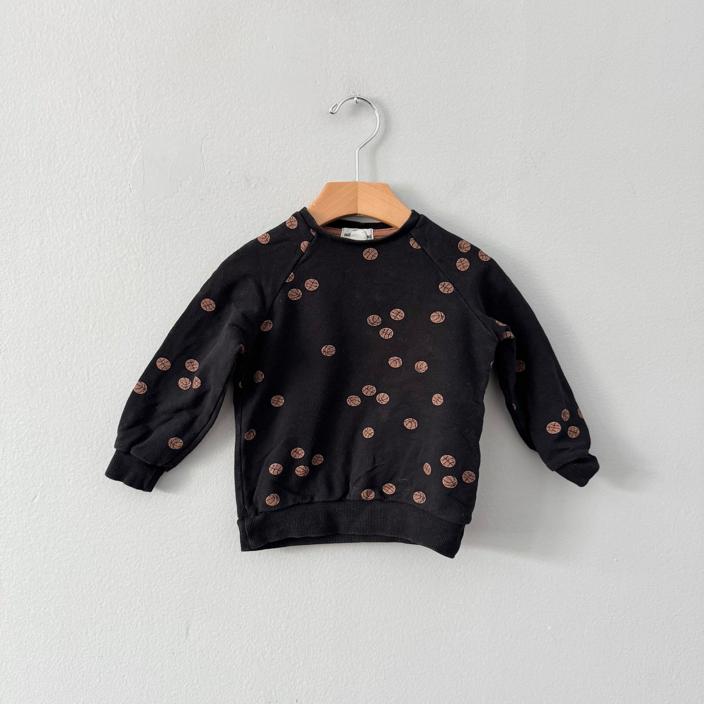 Miles the label / Black x basketball sweatshirt / 18M