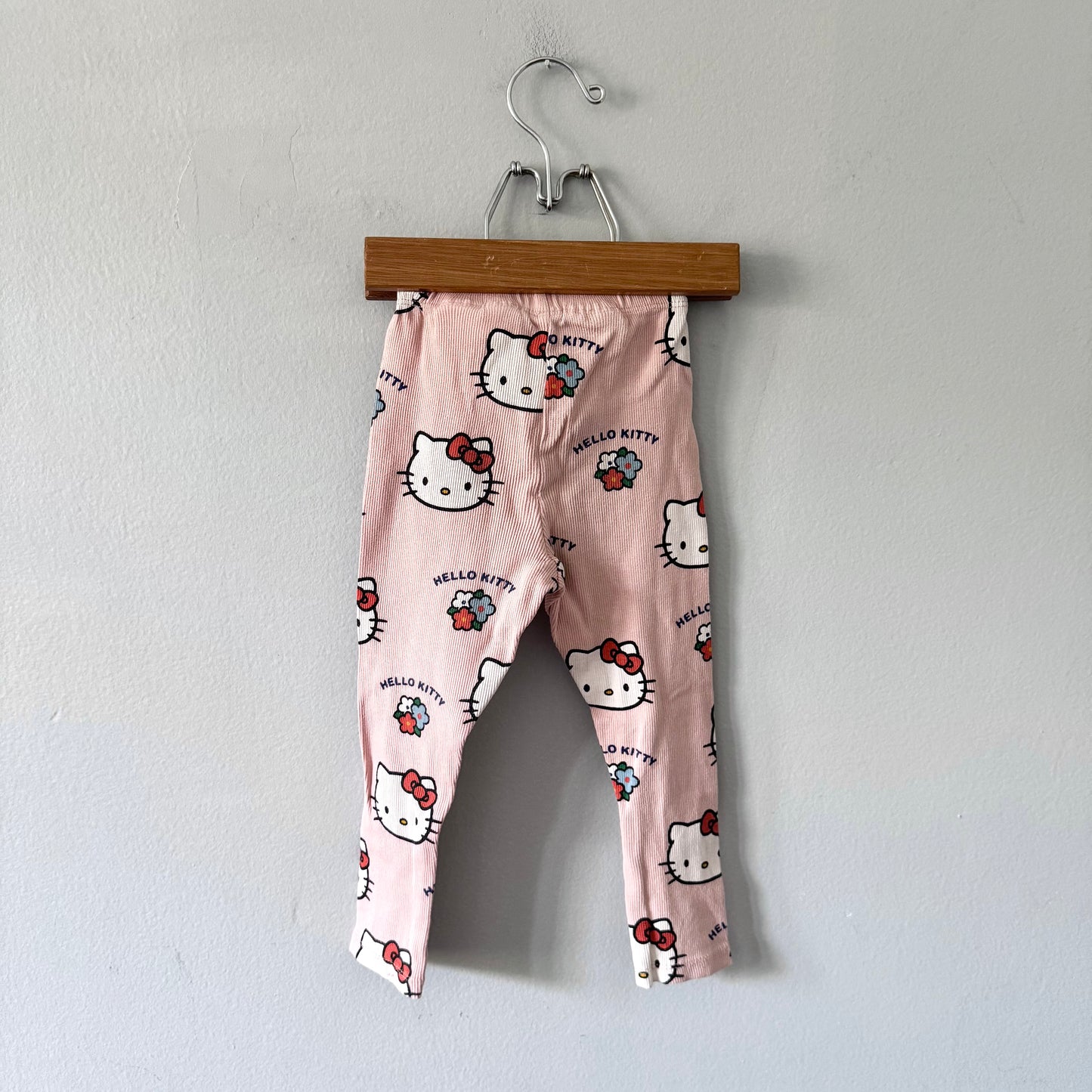 Zara / Pink Hello Kitty ribbed leggings / 3Y