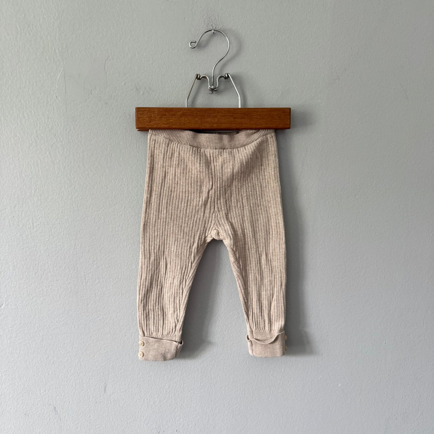 Zara / Beige ribbed knit leggings / 9-12M