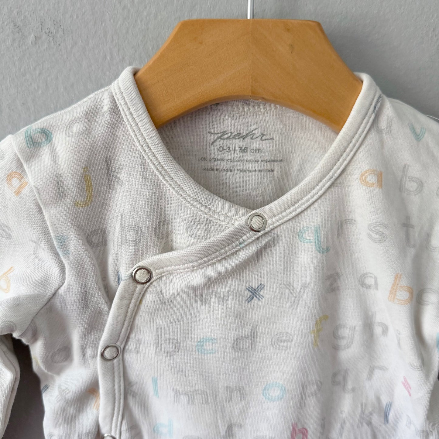 Pehr / White x alphabet onesie / 0-3M