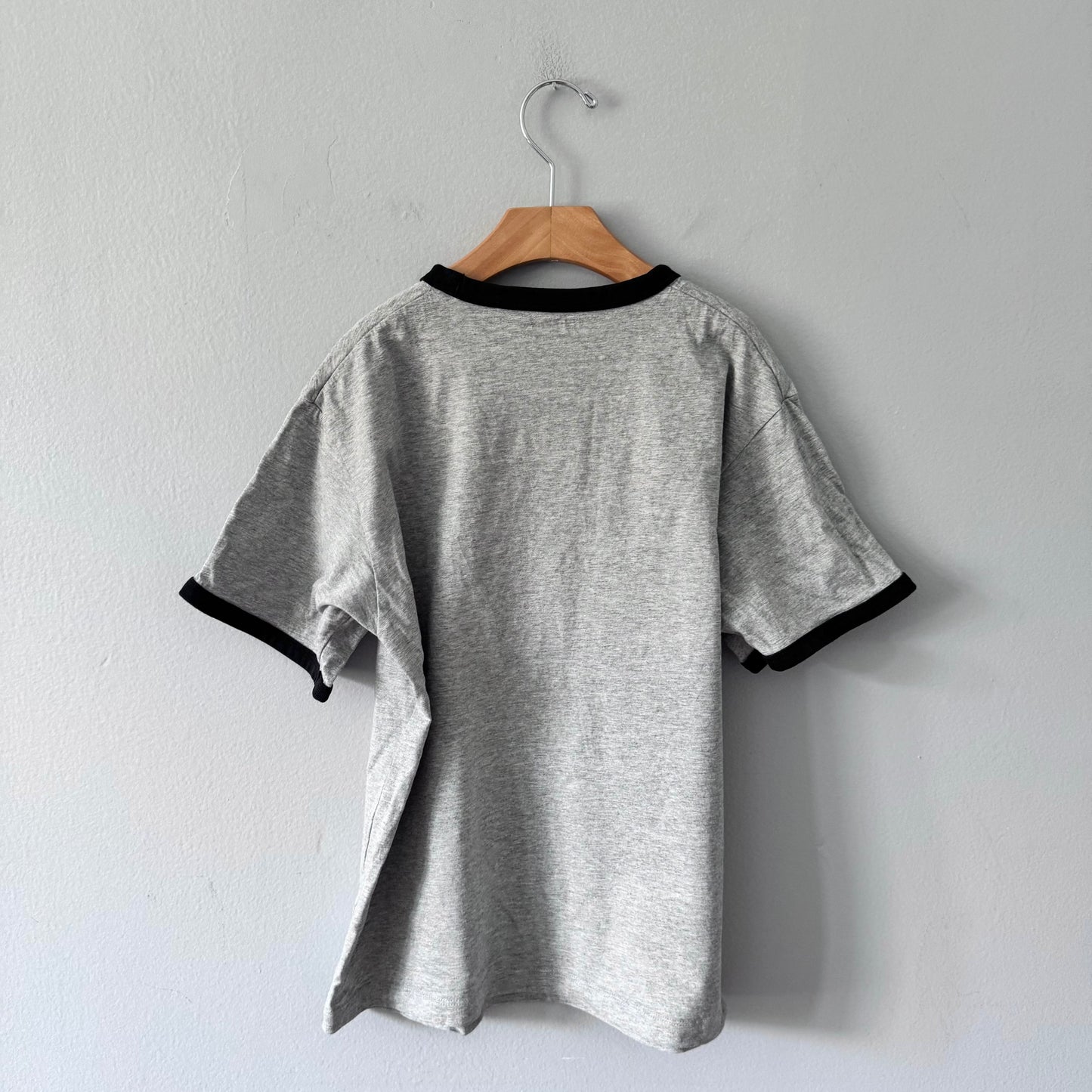 Uniqlo x Keith Haring / Light grey T-shirt / 11-12Y