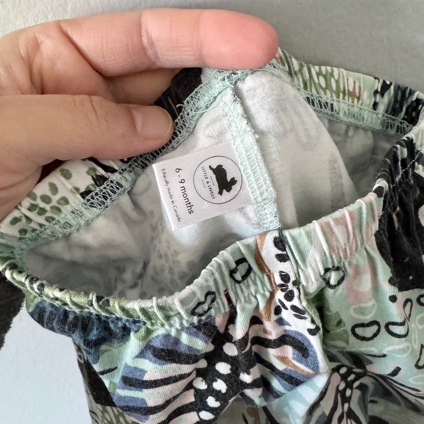 Little & lively / Exotic leaf and animal leggings / 6-9M