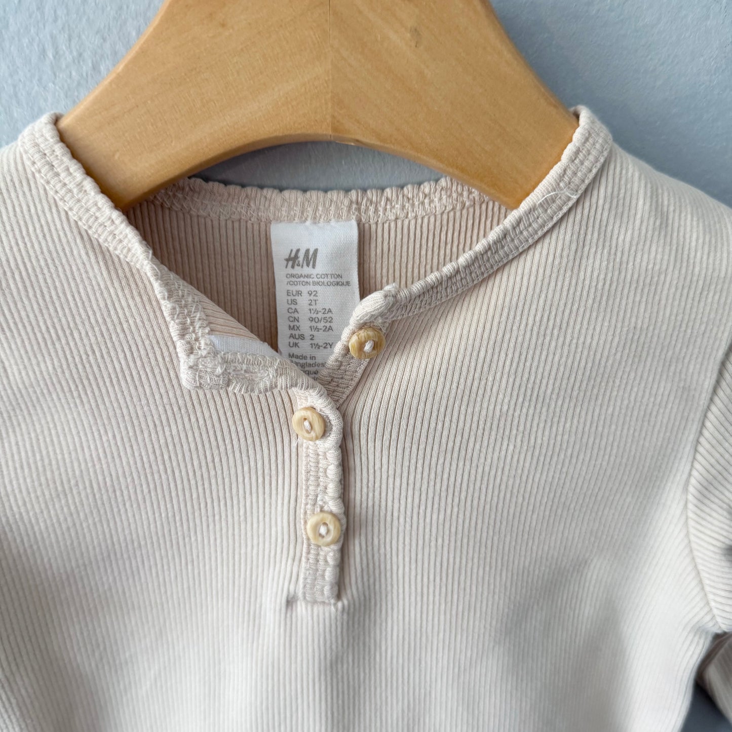 H&M / Ivory ribbed long sleeve / 18-24M