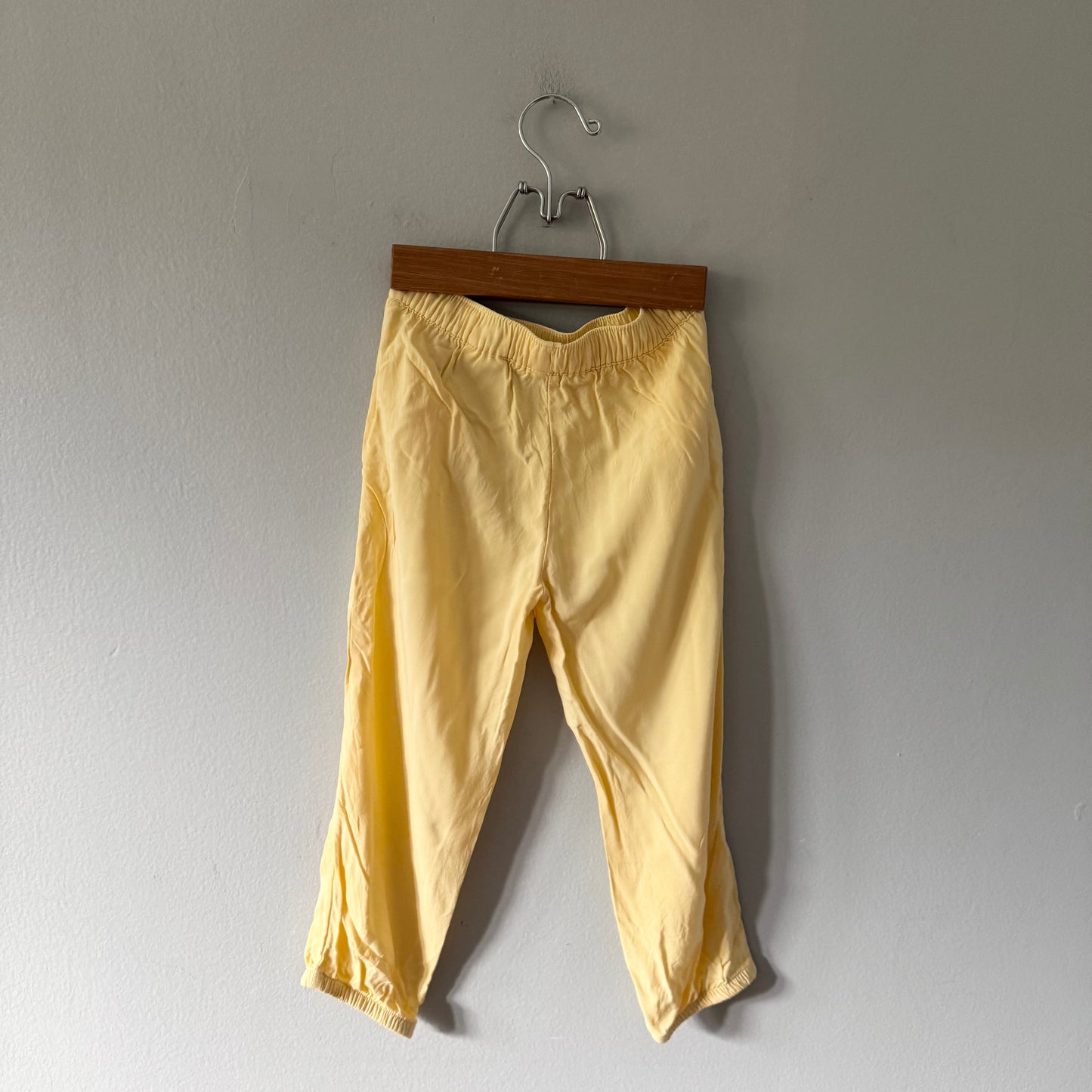 H&M / Yellow viscose pants / 3-4Y