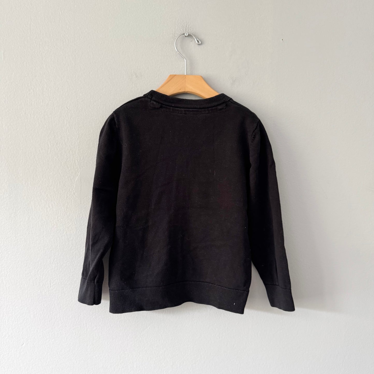 H&M / Black buttoned cardigan / 4-6Y