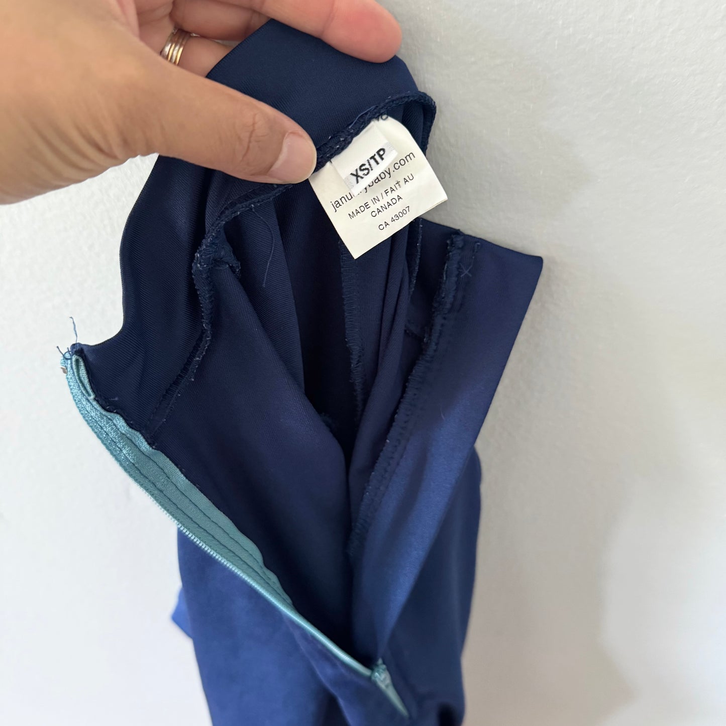 January baby / Navy rash guard / XS(12M)