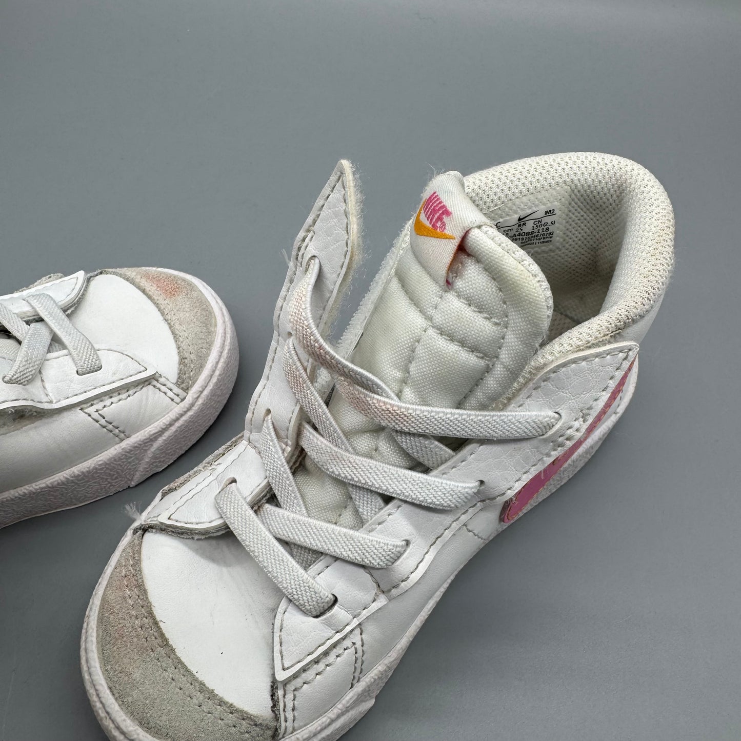 Nike / Blazer / Running Shoes / US9