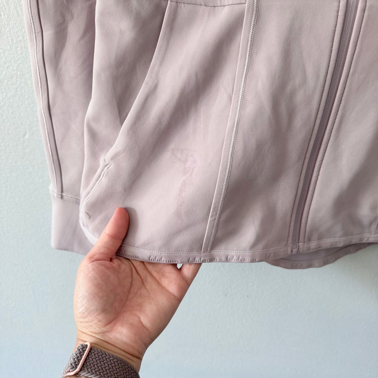 Lululemon / Light purple active zip up top / Women 8