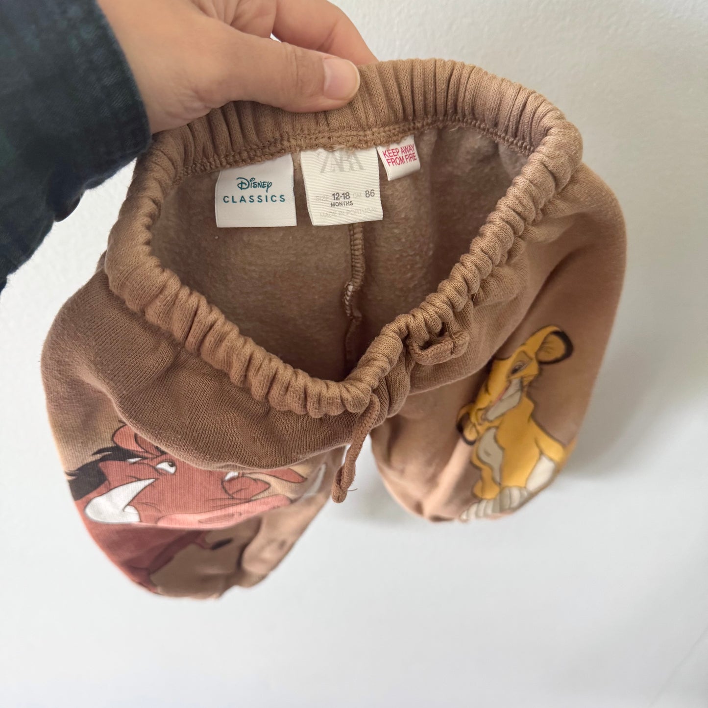 Zara / Lion King sweatpants / 12-18M