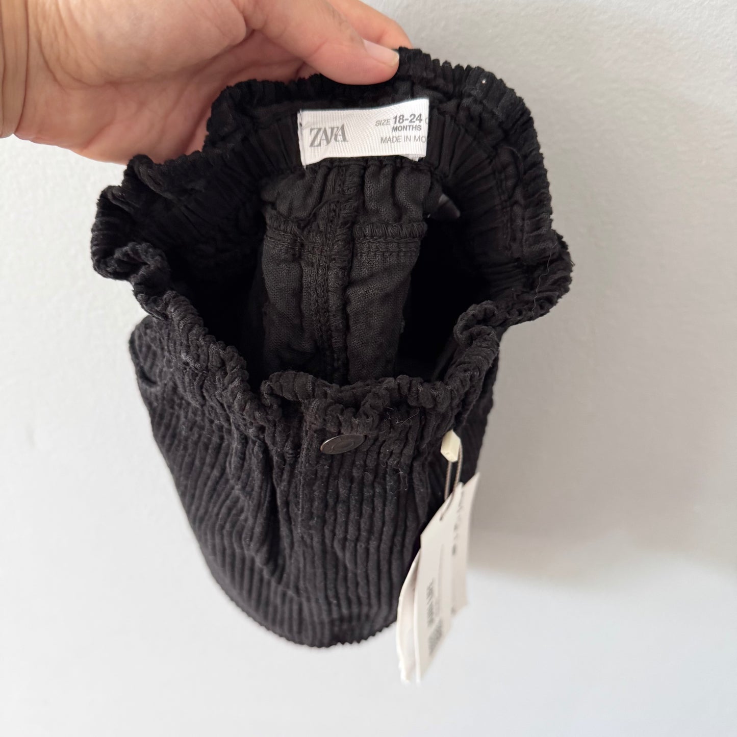Zara / Black corduroy skirt / 18-24M - New with tag