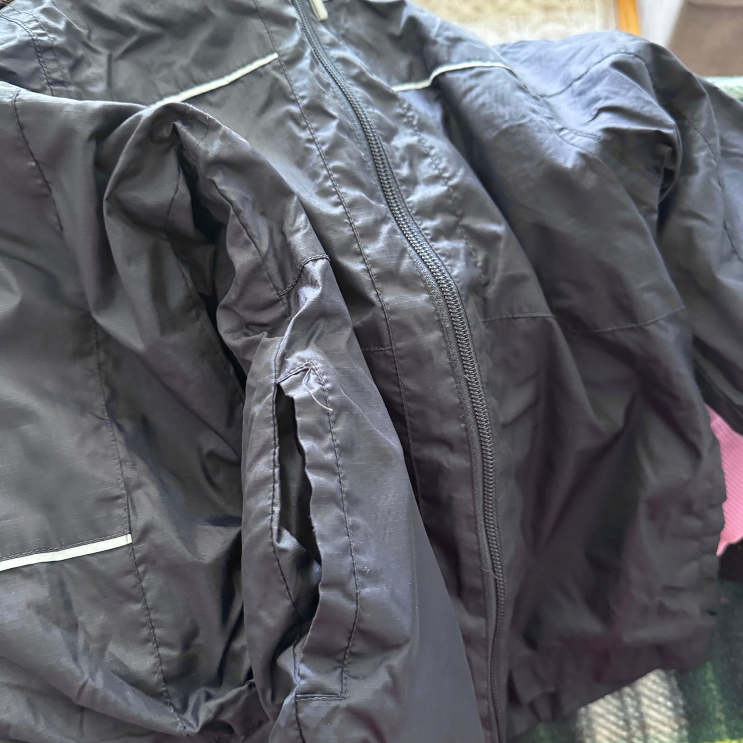 Roots / Navy windbreaker / 4T