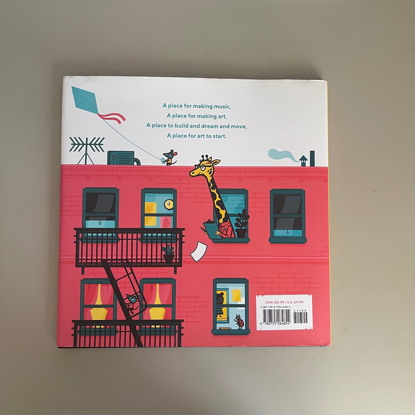 Studio - A Place For Art To Start / Emily Arrow